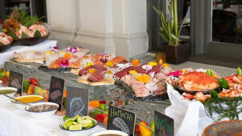 Desktop banner element 1